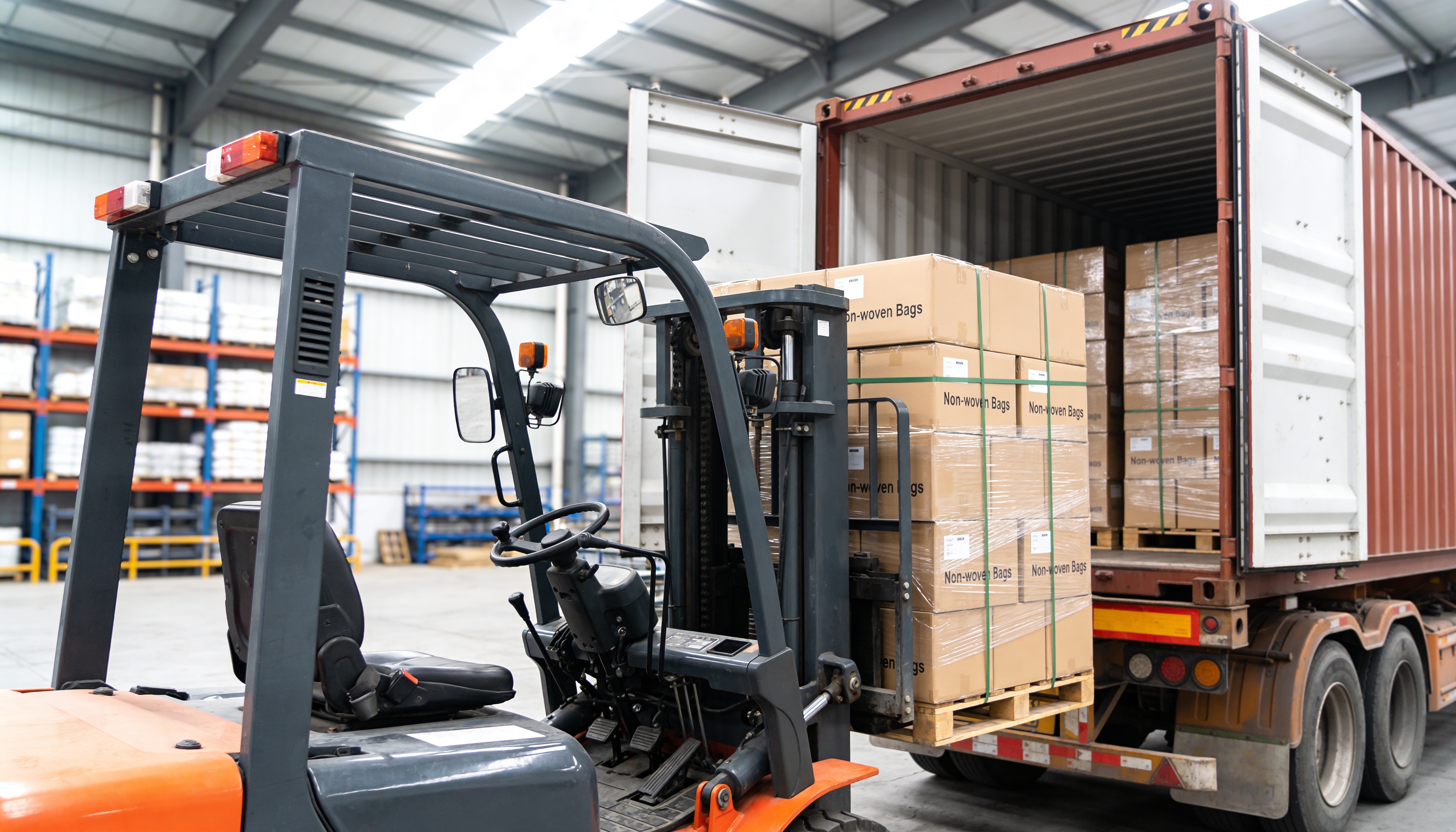 컨테이너 적재 및 출하